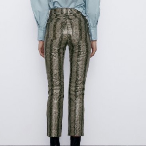 ZARA SNAKESKIN PRINT MINI FLARE PANTS - Picture 2 of 5